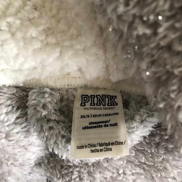 VS PINK ROBE - Picture 4 of 5